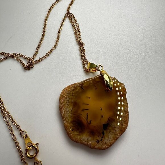 SALE! 18" gold tone chain with agate slice pendant, necklace! - Picture 5 of 15